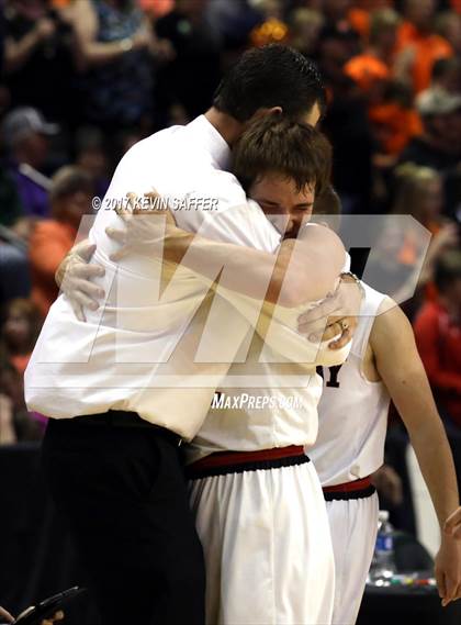 Thumbnail 2 in Holly vs. Cheyenne Wells  (CHSAA 1A Final) photogallery.