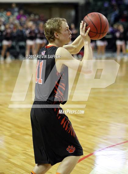 Thumbnail 3 in Holly vs. Cheyenne Wells  (CHSAA 1A Final) photogallery.