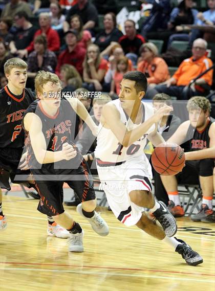 Thumbnail 3 in Holly vs. Cheyenne Wells  (CHSAA 1A Final) photogallery.