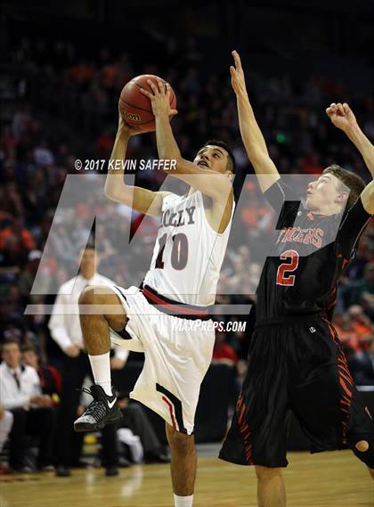 Thumbnail 2 in Holly vs. Cheyenne Wells  (CHSAA 1A Final) photogallery.