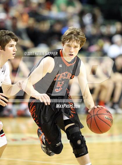 Thumbnail 1 in Holly vs. Cheyenne Wells  (CHSAA 1A Final) photogallery.