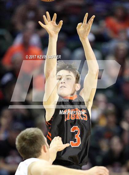 Thumbnail 1 in Holly vs. Cheyenne Wells  (CHSAA 1A Final) photogallery.