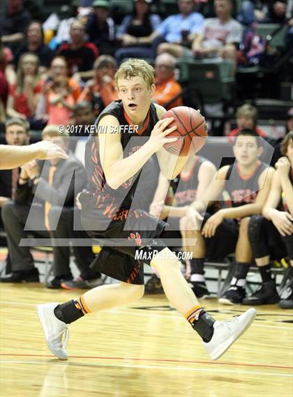 Thumbnail 2 in Holly vs. Cheyenne Wells  (CHSAA 1A Final) photogallery.