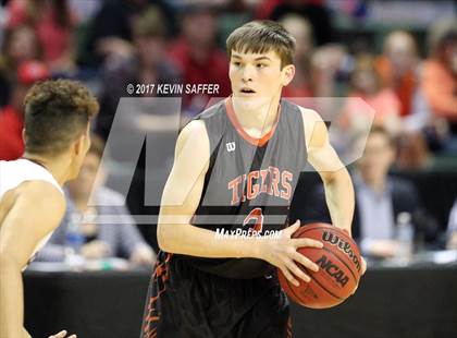 Thumbnail 1 in Holly vs. Cheyenne Wells  (CHSAA 1A Final) photogallery.