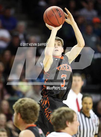 Thumbnail 1 in Holly vs. Cheyenne Wells  (CHSAA 1A Final) photogallery.