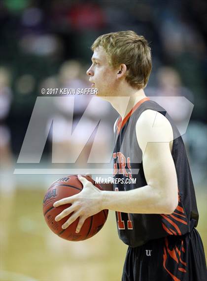 Thumbnail 1 in Holly vs. Cheyenne Wells  (CHSAA 1A Final) photogallery.