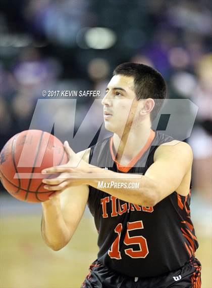 Thumbnail 3 in Holly vs. Cheyenne Wells  (CHSAA 1A Final) photogallery.