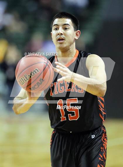 Thumbnail 3 in Holly vs. Cheyenne Wells  (CHSAA 1A Final) photogallery.