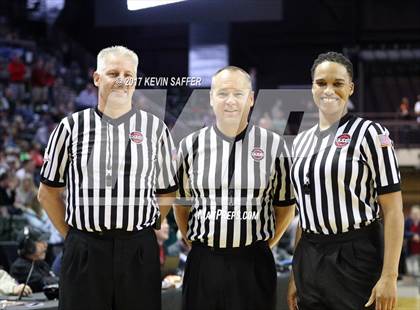 Thumbnail 3 in Holly vs. Cheyenne Wells  (CHSAA 1A Final) photogallery.