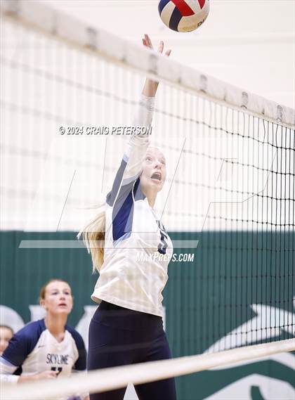 Thumbnail 2 in Layton vs. Skyline photogallery.