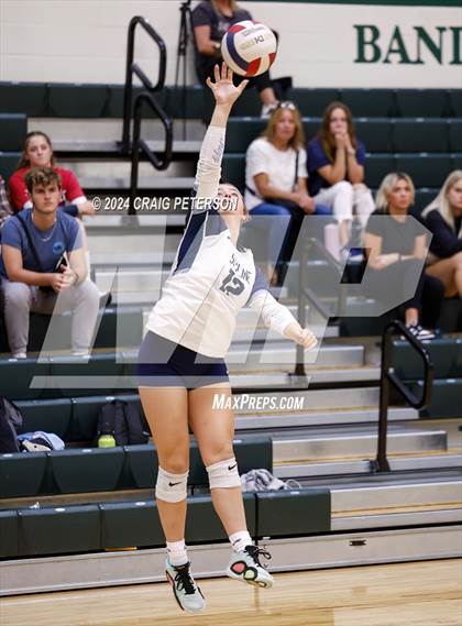 Thumbnail 3 in Layton vs. Skyline photogallery.