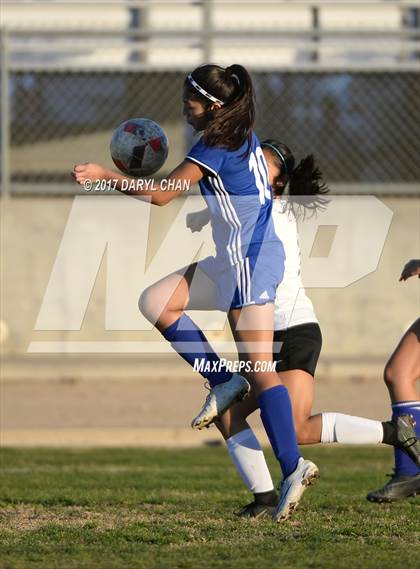 Thumbnail 1 in El Monte @ Arroyo photogallery.