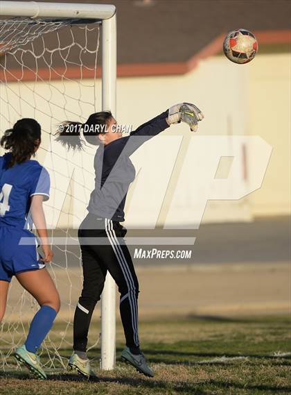 Thumbnail 2 in El Monte @ Arroyo photogallery.