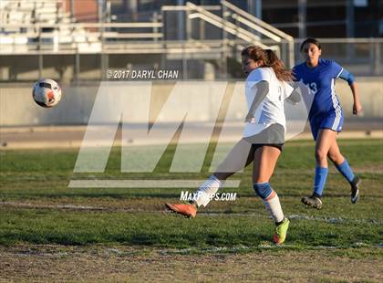 Thumbnail 1 in El Monte @ Arroyo photogallery.