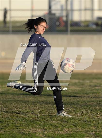 Thumbnail 1 in El Monte @ Arroyo photogallery.