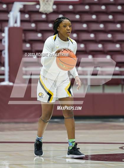 Thumbnail 2 in Huntsville vs. Mt. Pleasant (UIL 5A Regional Semifinal Playoff) photogallery.