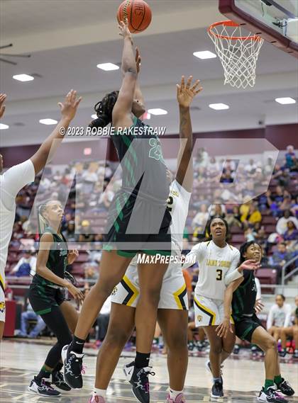 Thumbnail 2 in Huntsville vs. Mt. Pleasant (UIL 5A Regional Semifinal Playoff) photogallery.