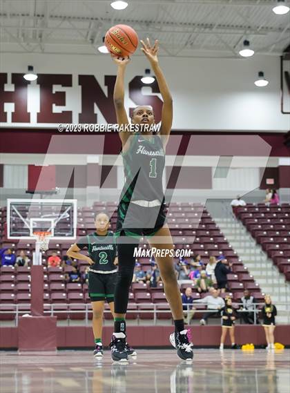 Thumbnail 2 in Huntsville vs. Mt. Pleasant (UIL 5A Regional Semifinal Playoff) photogallery.