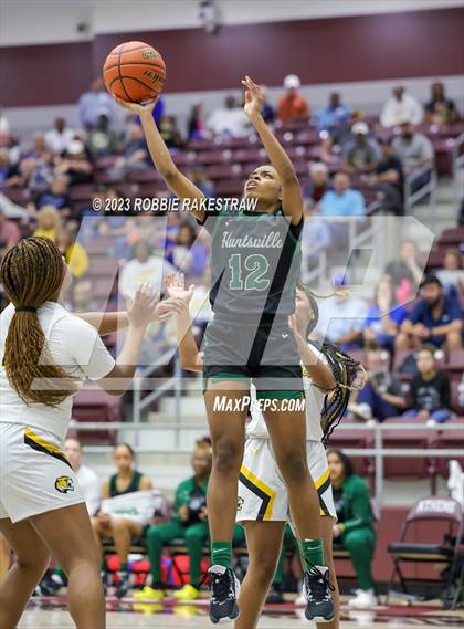 Thumbnail 1 in Huntsville vs. Mt. Pleasant (UIL 5A Regional Semifinal Playoff) photogallery.