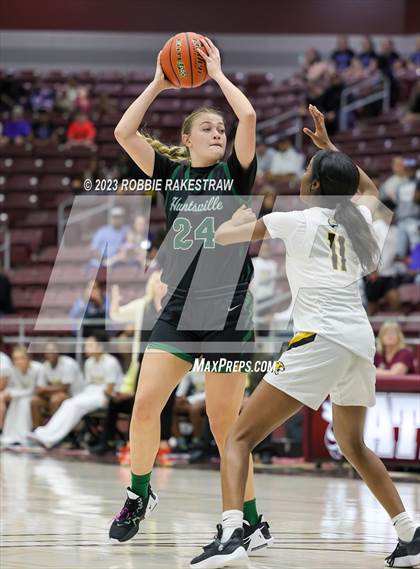Thumbnail 3 in Huntsville vs. Mt. Pleasant (UIL 5A Regional Semifinal Playoff) photogallery.