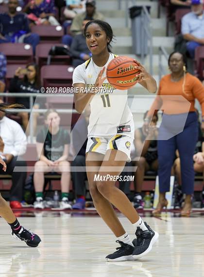 Thumbnail 1 in Huntsville vs. Mt. Pleasant (UIL 5A Regional Semifinal Playoff) photogallery.
