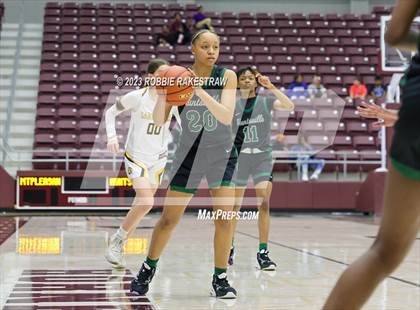Thumbnail 2 in Huntsville vs. Mt. Pleasant (UIL 5A Regional Semifinal Playoff) photogallery.