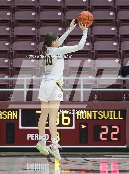 Thumbnail 1 in Huntsville vs. Mt. Pleasant (UIL 5A Regional Semifinal Playoff) photogallery.