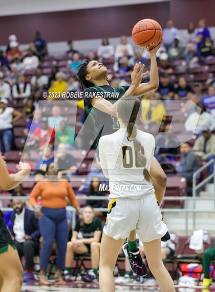 Thumbnail 3 in Huntsville vs. Mt. Pleasant (UIL 5A Regional Semifinal Playoff) photogallery.