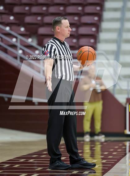 Thumbnail 3 in Huntsville vs. Mt. Pleasant (UIL 5A Regional Semifinal Playoff) photogallery.