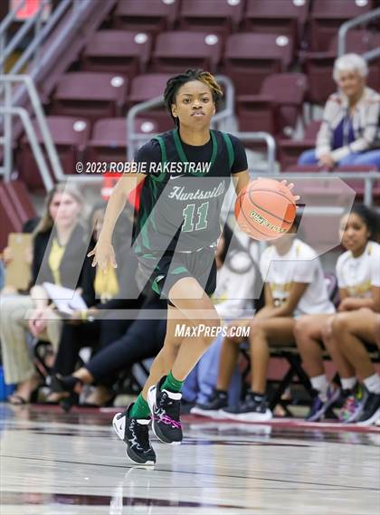 Thumbnail 1 in Huntsville vs. Mt. Pleasant (UIL 5A Regional Semifinal Playoff) photogallery.