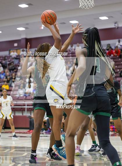 Thumbnail 2 in Huntsville vs. Mt. Pleasant (UIL 5A Regional Semifinal Playoff) photogallery.