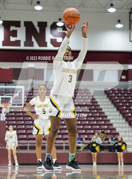 Thumbnail 1 in Huntsville vs. Mt. Pleasant (UIL 5A Regional Semifinal Playoff) photogallery.