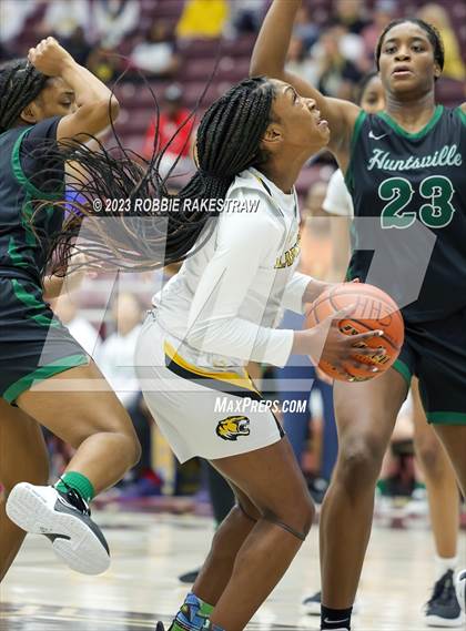 Thumbnail 1 in Huntsville vs. Mt. Pleasant (UIL 5A Regional Semifinal Playoff) photogallery.