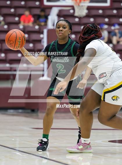 Thumbnail 2 in Huntsville vs. Mt. Pleasant (UIL 5A Regional Semifinal Playoff) photogallery.