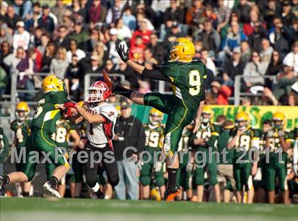 Thumbnail 3 in Stevenson vs. Maine South photogallery.