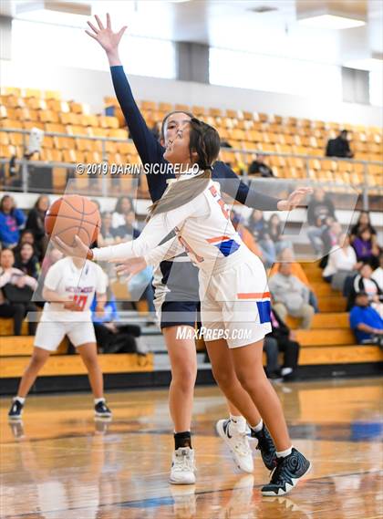 Thumbnail 3 in Desert Vista vs Westwood (NIKE Tournament of Champions) photogallery.