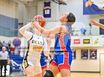 Thumbnail 2 in JV: Jay County @ Delta photogallery.