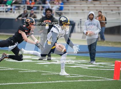 Thumbnail 3 in Wilmington Area vs Clarion Area (PIAA AA Quarter Final) photogallery.