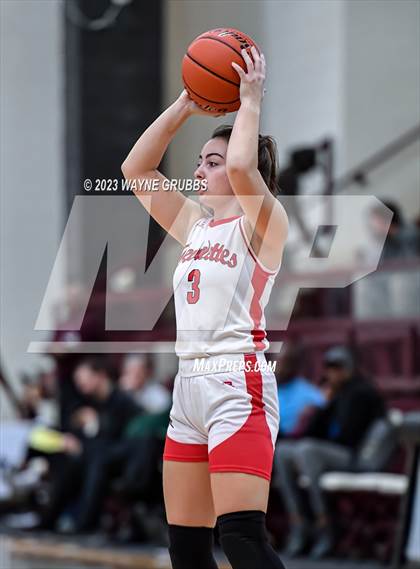 Thumbnail 2 in Neches vs. Huntington (Holiday Hoops Classic) photogallery.