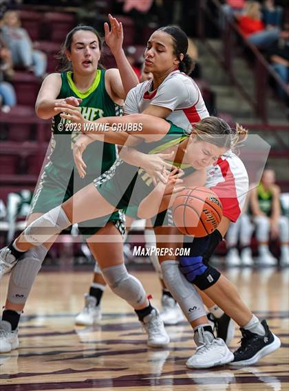 Thumbnail 1 in Neches vs. Huntington (Holiday Hoops Classic) photogallery.
