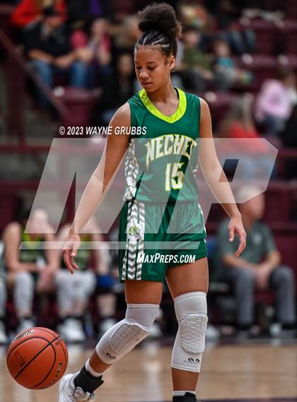 Thumbnail 2 in Neches vs. Huntington (Holiday Hoops Classic) photogallery.