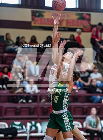 Thumbnail 2 in Neches vs. Huntington (Holiday Hoops Classic) photogallery.