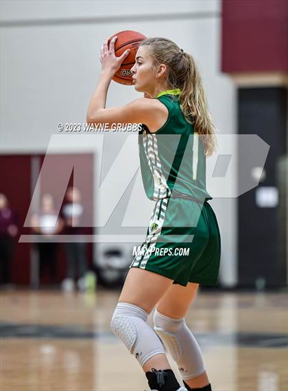 Thumbnail 3 in Neches vs. Huntington (Holiday Hoops Classic) photogallery.