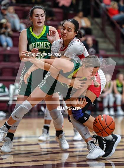 Thumbnail 2 in Neches vs. Huntington (Holiday Hoops Classic) photogallery.