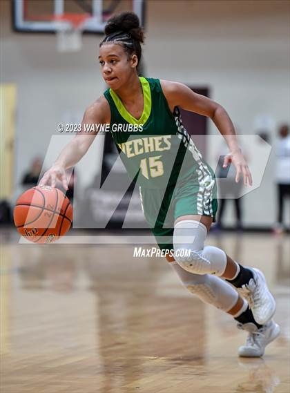 Thumbnail 1 in Neches vs. Huntington (Holiday Hoops Classic) photogallery.