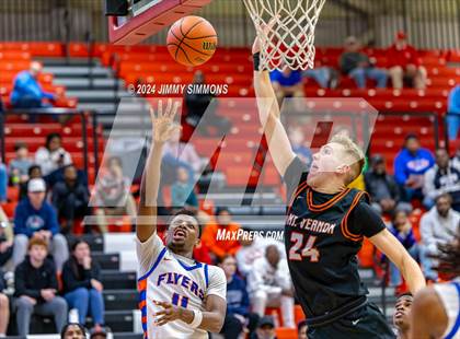 Thumbnail 2 in East St. Louis vs. Mt. Vernon (IHSA 3A Sectional Semifinals) photogallery.