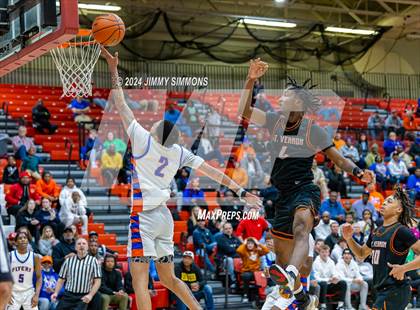 Thumbnail 3 in East St. Louis vs. Mt. Vernon (IHSA 3A Sectional Semifinals) photogallery.