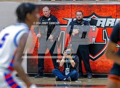 Thumbnail 2 in East St. Louis vs. Mt. Vernon (IHSA 3A Sectional Semifinals) photogallery.