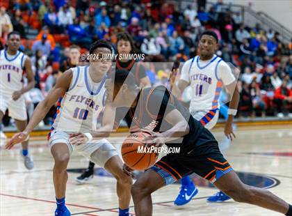 Thumbnail 2 in East St. Louis vs. Mt. Vernon (IHSA 3A Sectional Semifinals) photogallery.