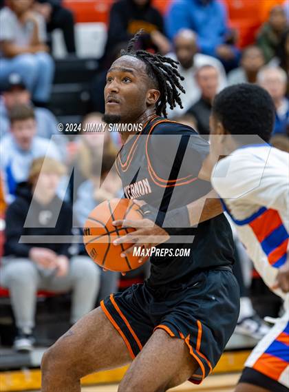 Thumbnail 3 in East St. Louis vs. Mt. Vernon (IHSA 3A Sectional Semifinals) photogallery.